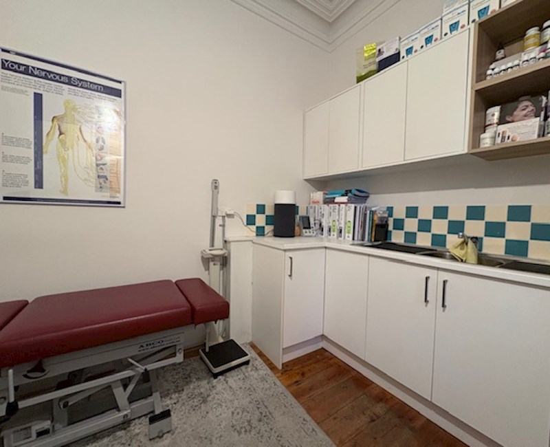 Professional room for rent no default